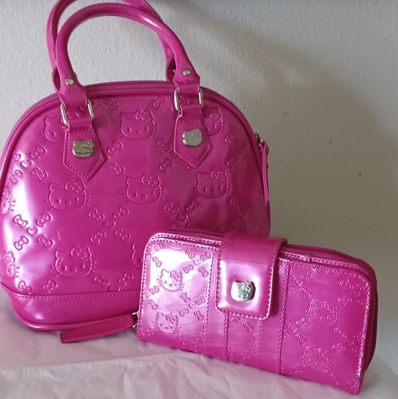 Hello Kitty Handbags - Hello Kitty Purse and Wallet